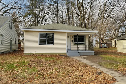917 Huey St Photo 1