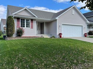 5124 Springwood Ln, Des Moines, IA 50317