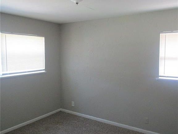 5th image of 1039 S Idlewild Dr