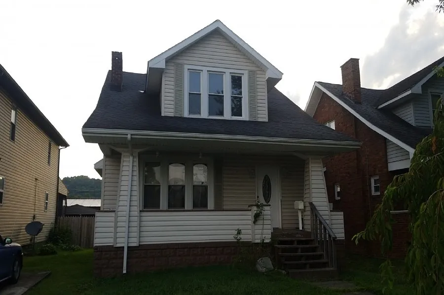 2205 S 6th St photo 1