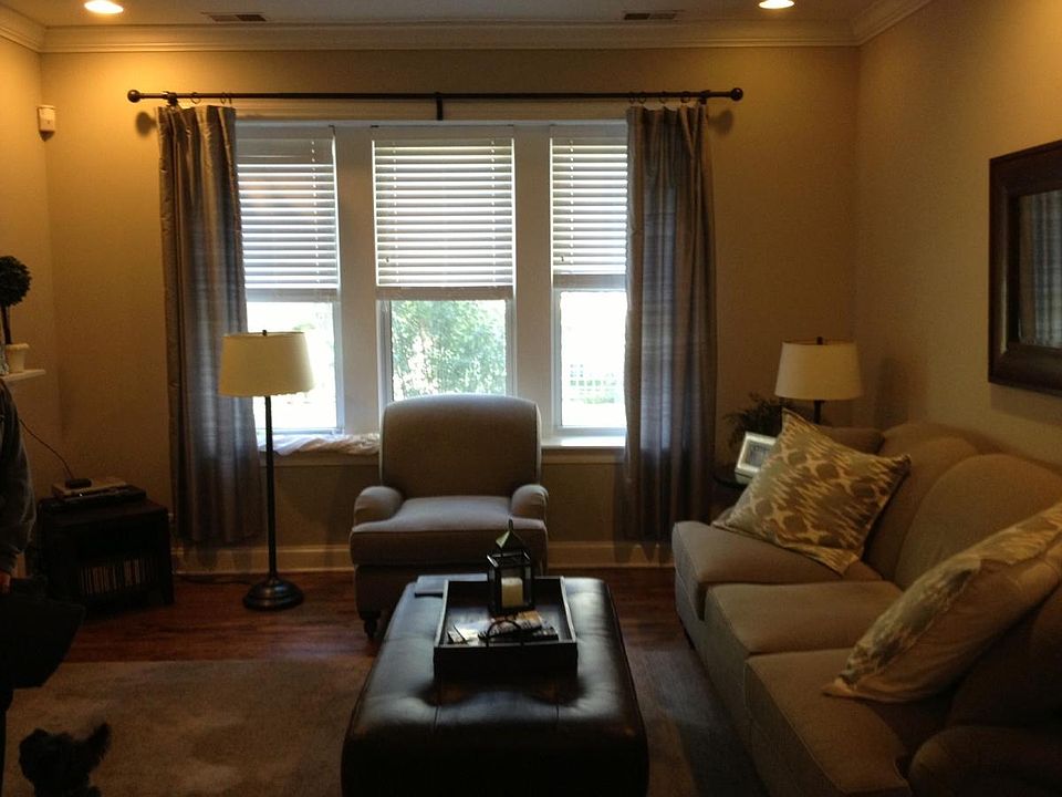 2nd image of 3751 W Byron St #1