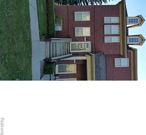 1st image of 23340 Poplar Dr #1