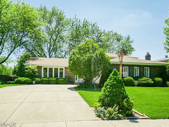 2nd image of 1605 Andrea Dr