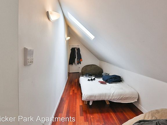 4th image of 1116 N Wood St #9842079