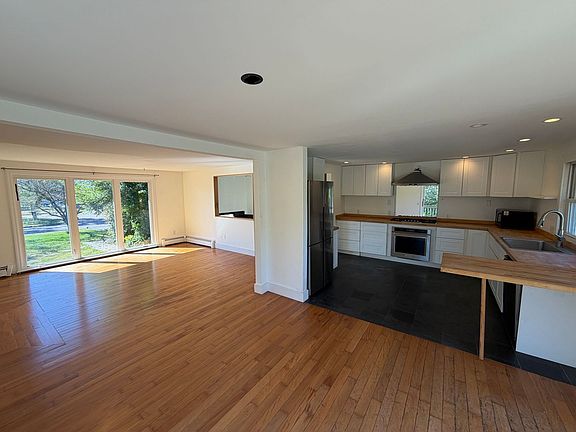 4th image of 90 Dunlop Way
