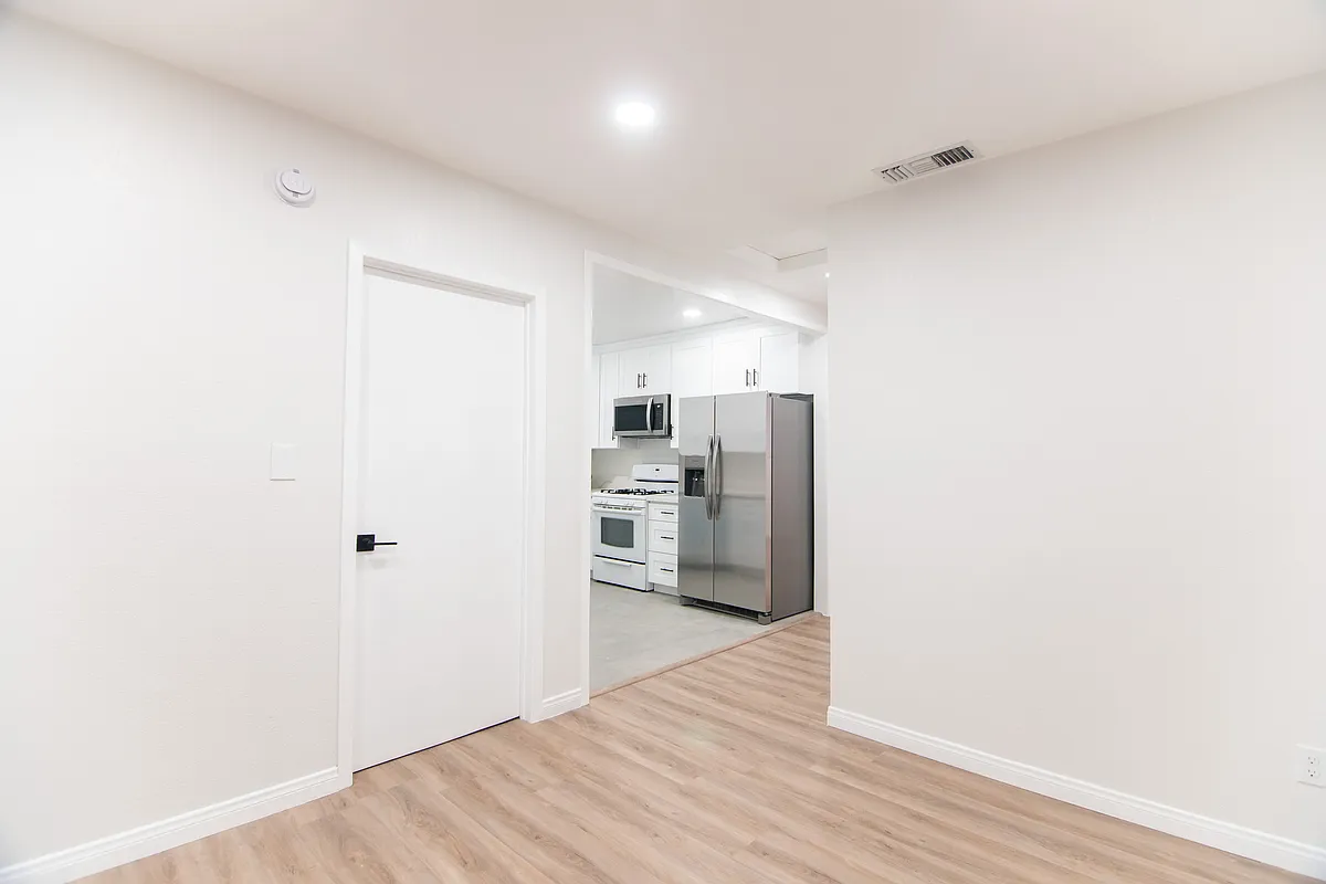Living room - 6319 Cedros Ave #2