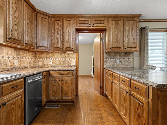3rd image of 2061 County Road 126