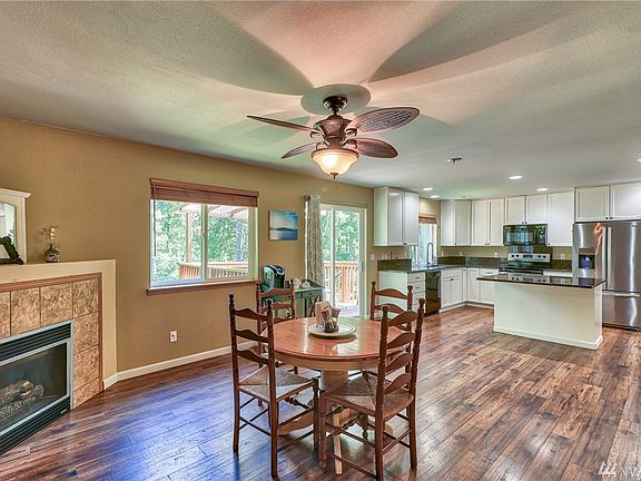 4th image of 22413 Basin View Ct SE