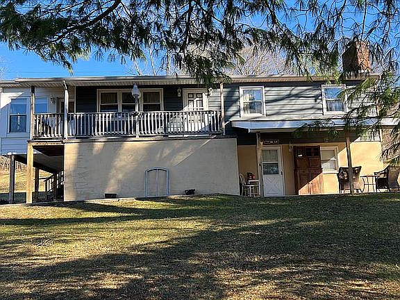 3rd image of 306 Mathias St