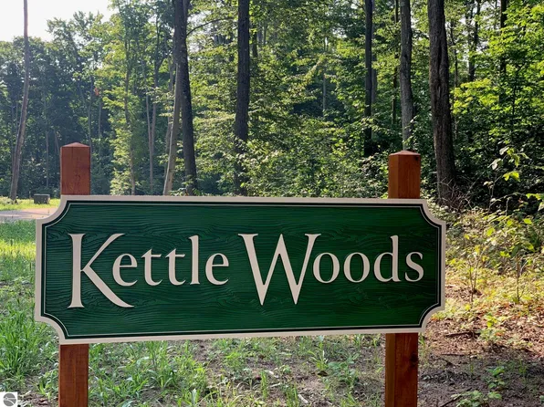 5 Kettle Way #5, Empire, MI 49630