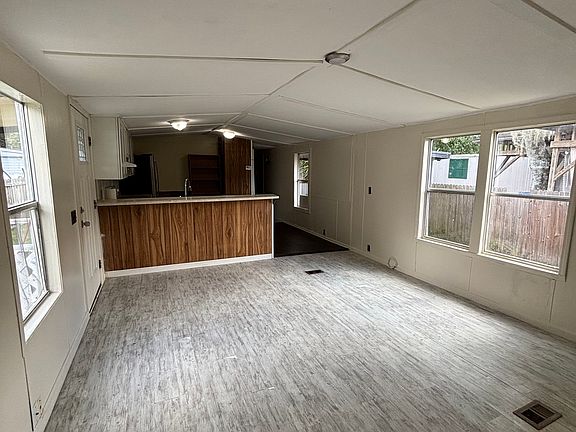 5th image of 7625 Timberwood Dr