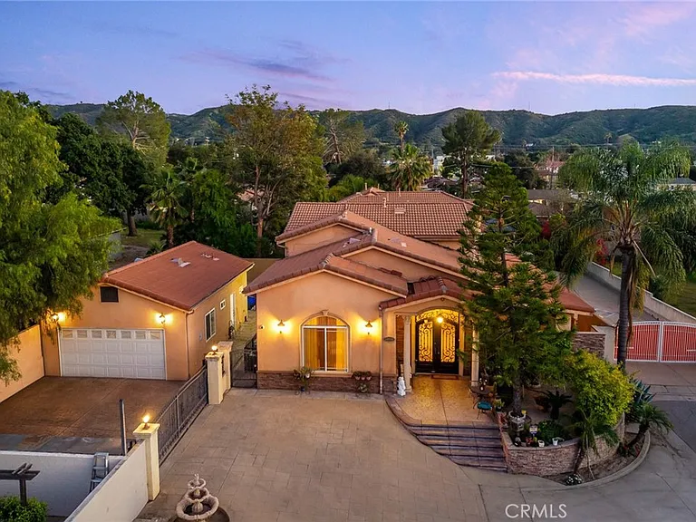 10610 Oak Tree Way — Photo 3
