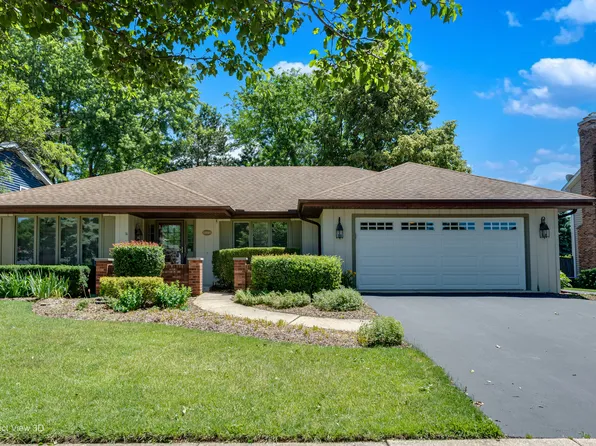 804 Manchester St, Naperville, IL 60563