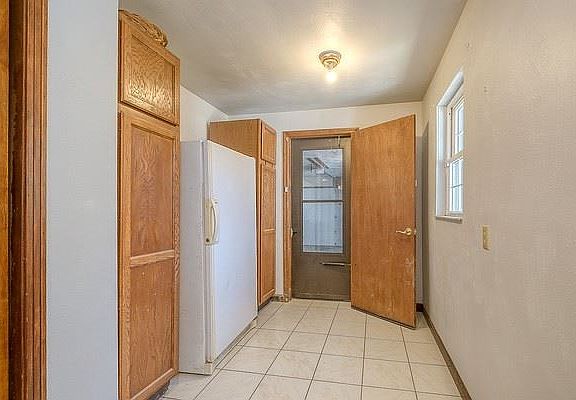 5th image of 21 Plum Crest Dr