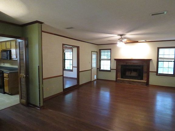 5th image of 2301 N Sherwood Dr