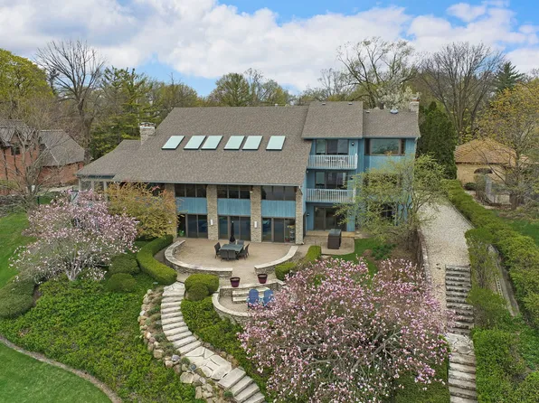 1147 Rocky Beach Rd, Johnsburg, IL 60051