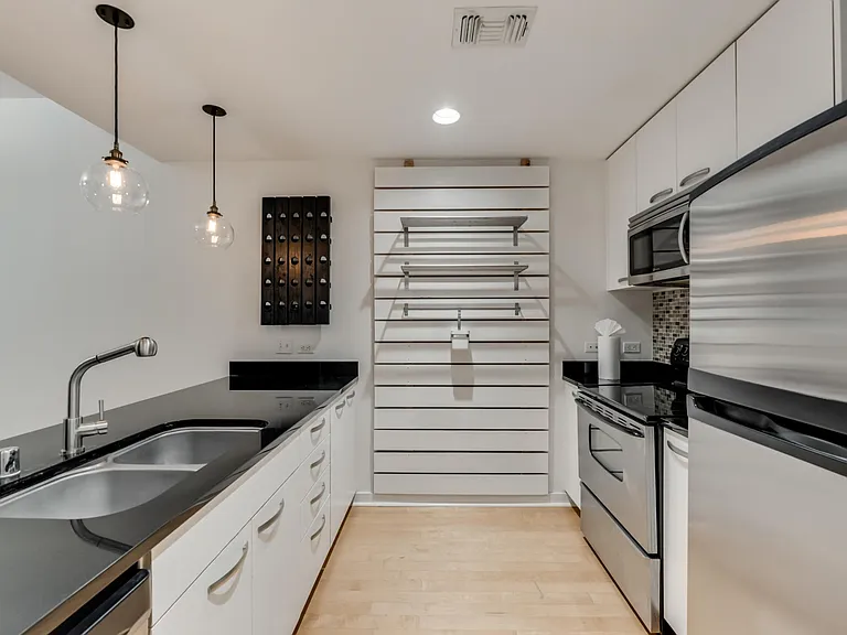 1200 Main St #1007 — Photo 11