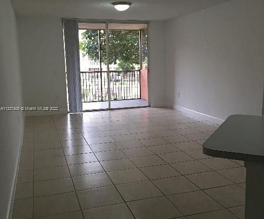 5th image of 8235 Lake Dr APT 202