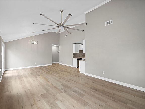 3rd image of 7606 Pepperbrook Dr