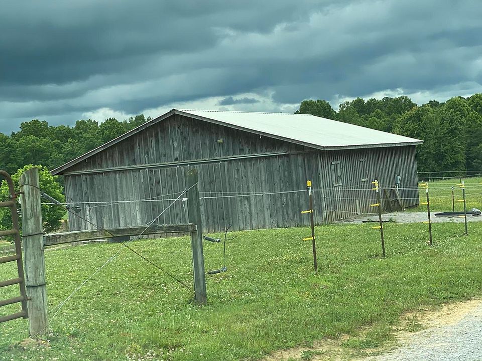 1st image of Twin Parks Dr