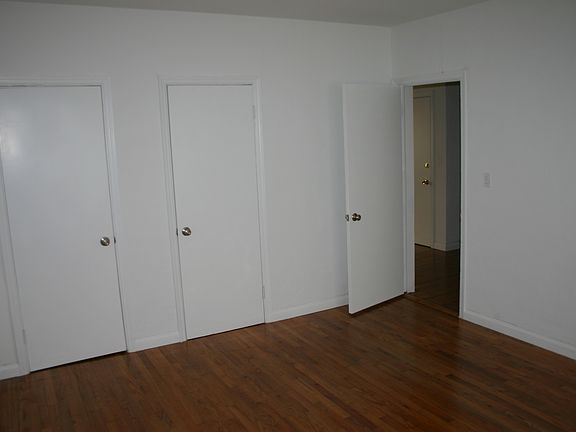 5th image of 955 Bay Dr APT 5