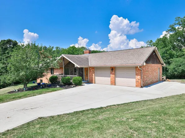 3823 Springoak Dr, Cincinnati, OH 45248