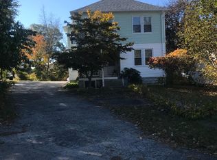 8 Auburn Ave, Johnston, RI 02919