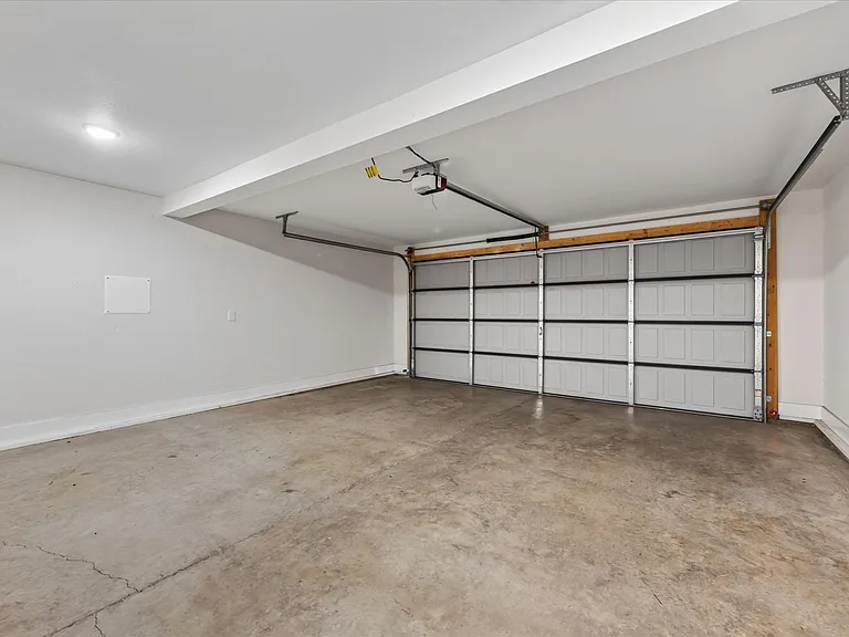 393 Frontier Dr — Photo 32