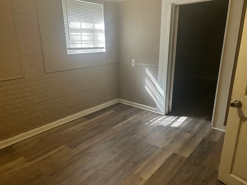 1 bed, 1.0 bath, $700 — Photo 3