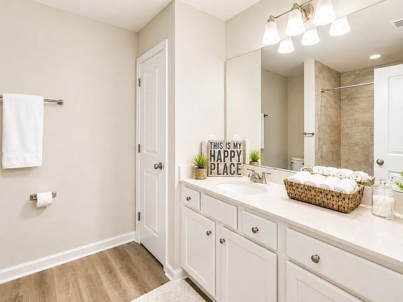 4th image of 39 Agonia Ln