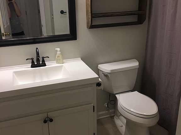 Guest bathroom 