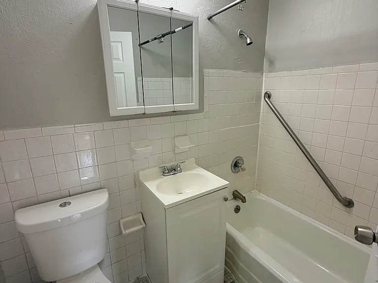 31 Austin St #7B-0 — Photo 10