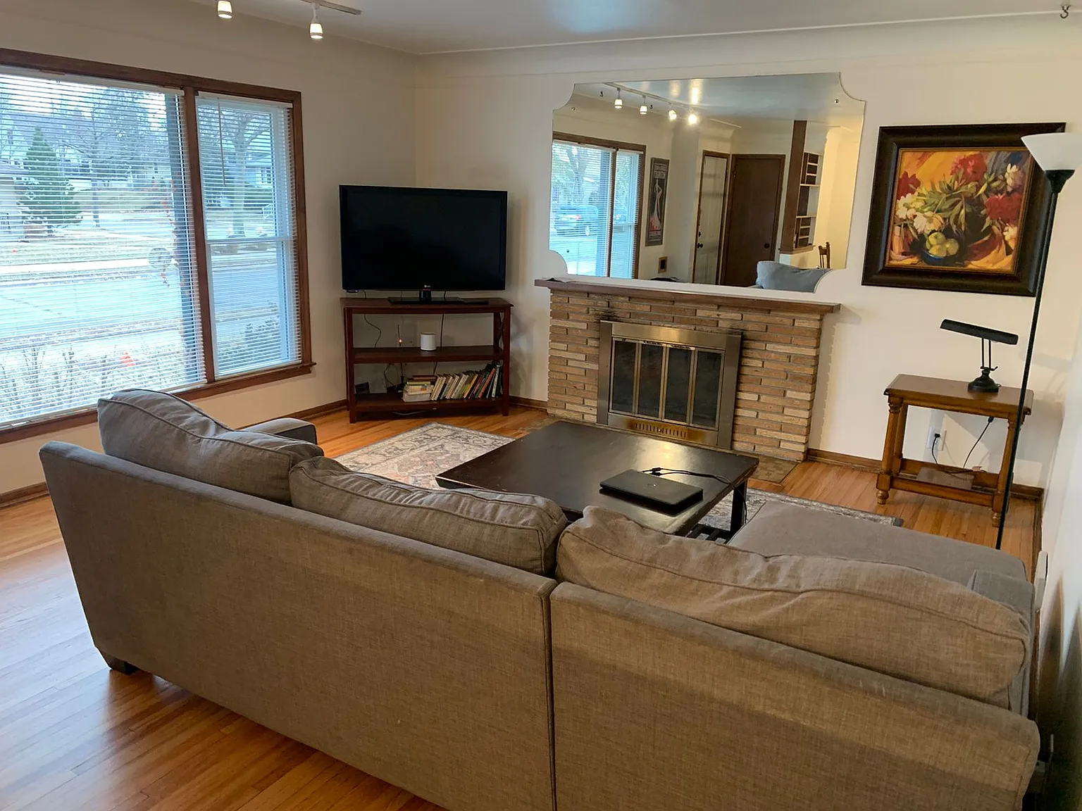 3 bed, 1600 sqft, $2,600 — Photo 3