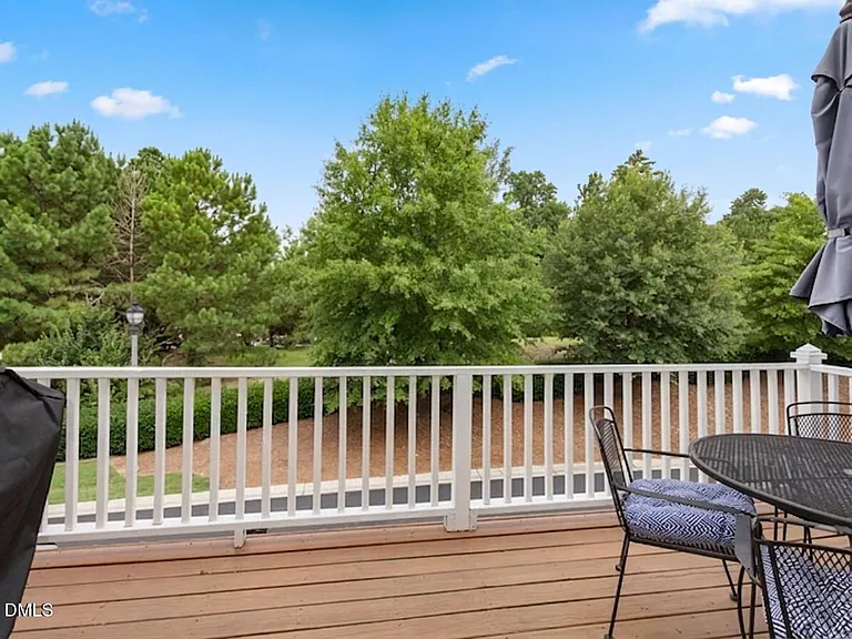 340 Kinellan Ln — Photo 17