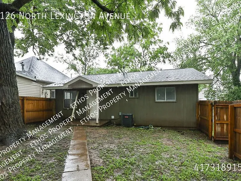 2126 N Lexington Ave — Photo 11
