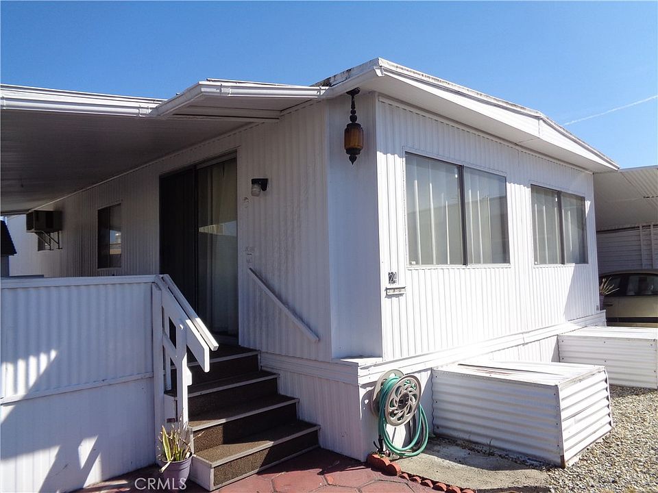 1st image of 3026 N Bartlett Ave #24