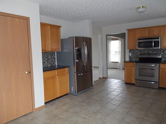 5th image of 406 Windsome Dr
