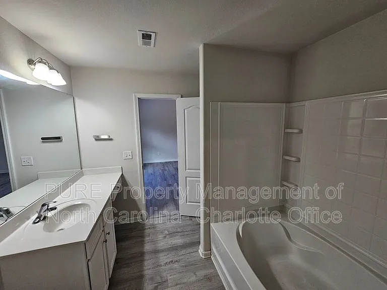 7015 Amberly Hills Rd — Photo 18