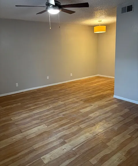 Element Austin Apartments — Photo 30