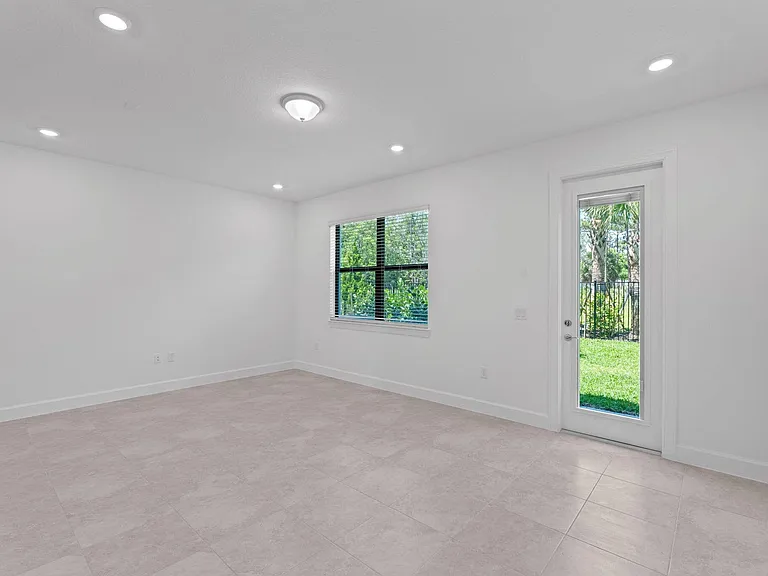 4291 Lantana Rd — Photo 9