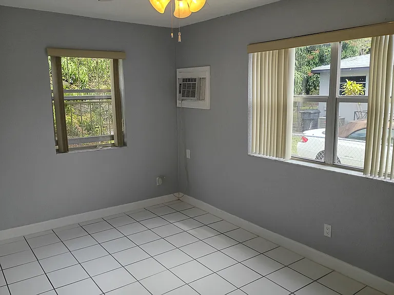 2221 Johnson St #N — Photo 6