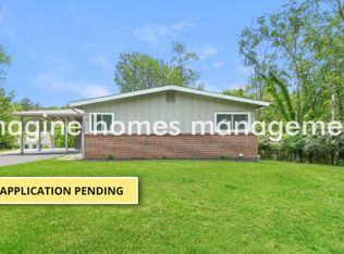 31 W Meadow Ln, Ellisville, MO 63021