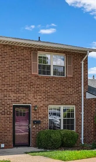 3500 Warwick Dr #45