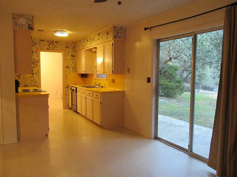 311 Cindy Dr — Photo 9