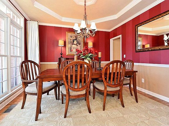 4th image of 10020 Southmoor Ln