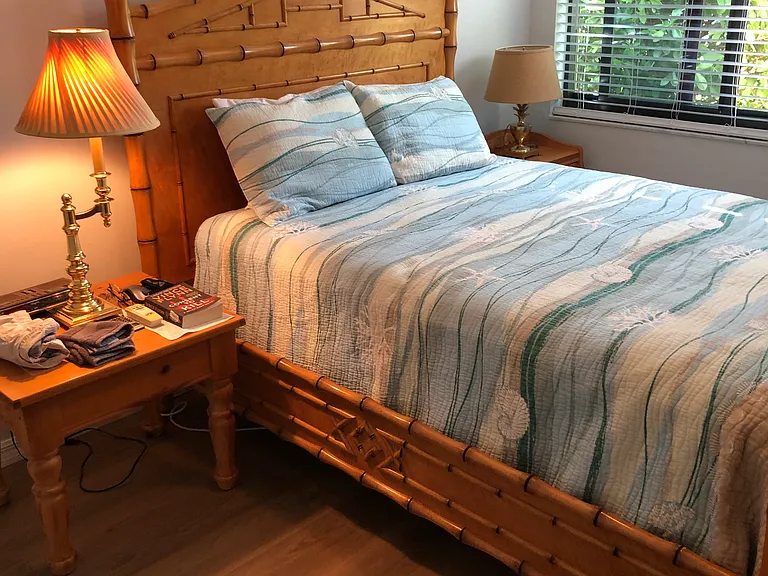 Split floor plan with guest bedroom with queen size bed