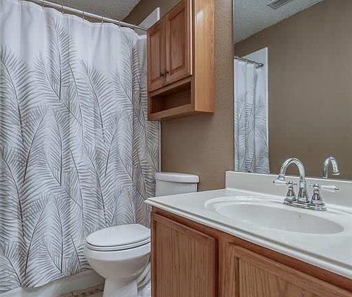 4th image of 1554 Thornhill Ln