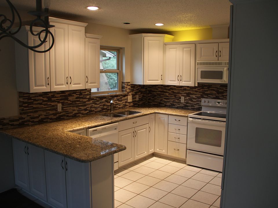 1st image of 3704 Firethorn Dr