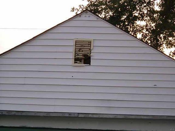 3rd image of 2418 S Harlan St