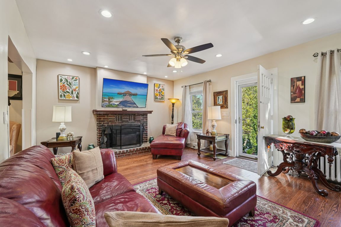 next background image